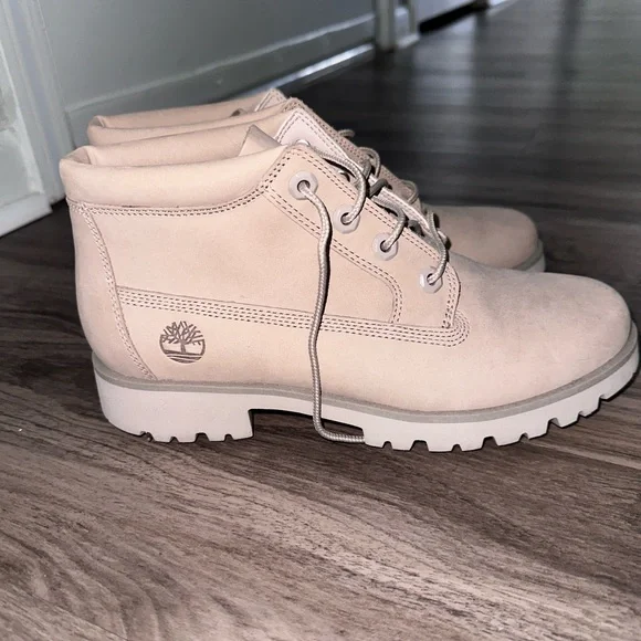 Timberland Women’s Waterproof Ankle Boots - Picture 3 of 4